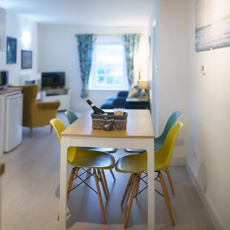 Pass The Keys Modern 2 Bed Flat Overlooking Aberaeron Harbour Екстер'єр фото