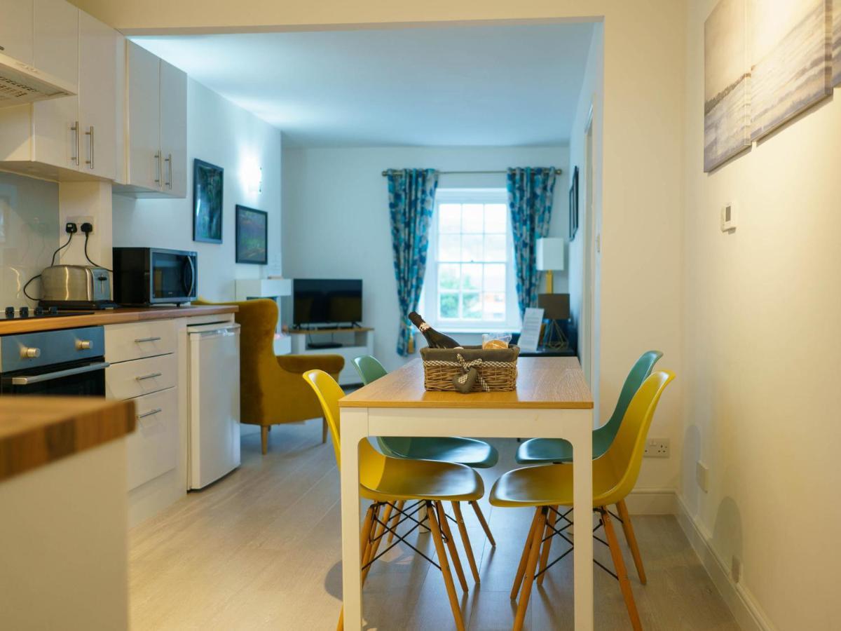 Pass The Keys Modern 2 Bed Flat Overlooking Aberaeron Harbour Екстер'єр фото