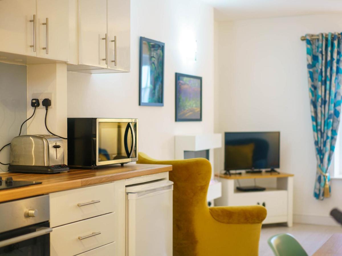 Pass The Keys Modern 2 Bed Flat Overlooking Aberaeron Harbour Екстер'єр фото
