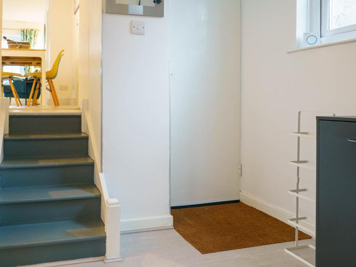 Pass The Keys Modern 2 Bed Flat Overlooking Aberaeron Harbour Екстер'єр фото
