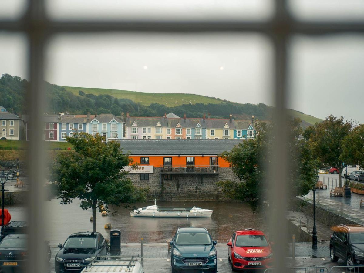 Pass The Keys Modern 2 Bed Flat Overlooking Aberaeron Harbour Екстер'єр фото