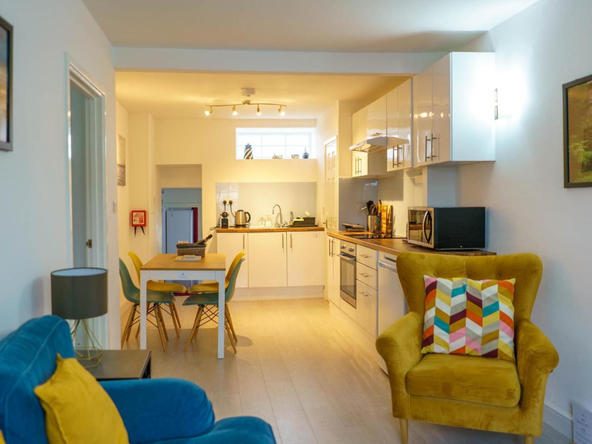 Pass The Keys Modern 2 Bed Flat Overlooking Aberaeron Harbour Екстер'єр фото