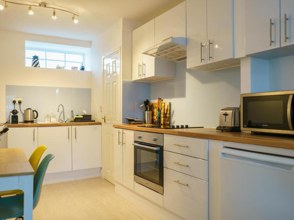 Pass The Keys Modern 2 Bed Flat Overlooking Aberaeron Harbour Екстер'єр фото