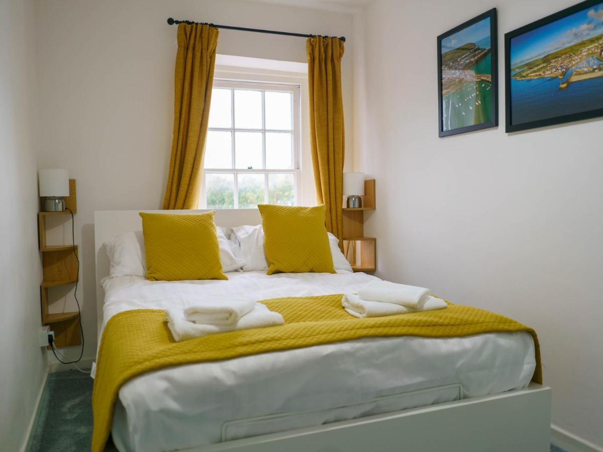 Pass The Keys Modern 2 Bed Flat Overlooking Aberaeron Harbour Екстер'єр фото