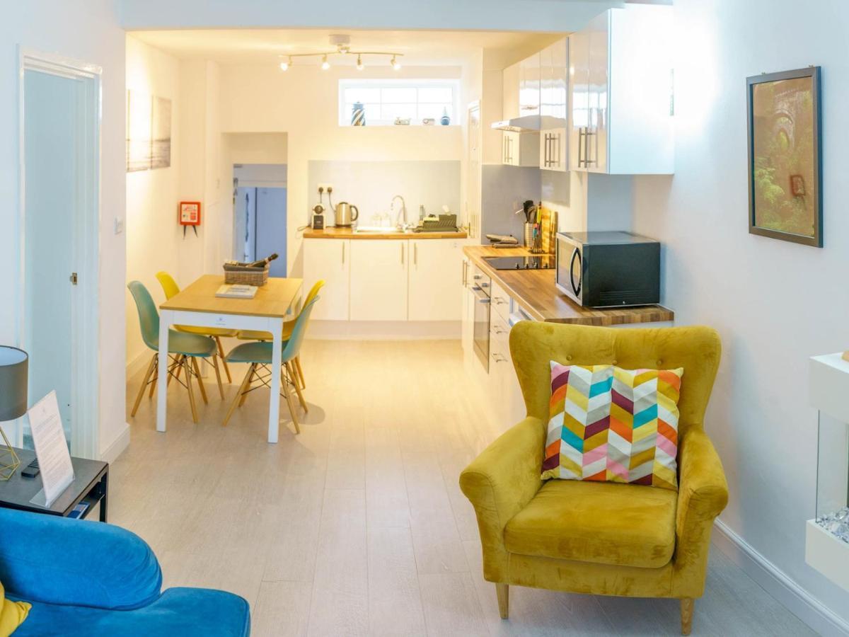 Pass The Keys Modern 2 Bed Flat Overlooking Aberaeron Harbour Екстер'єр фото