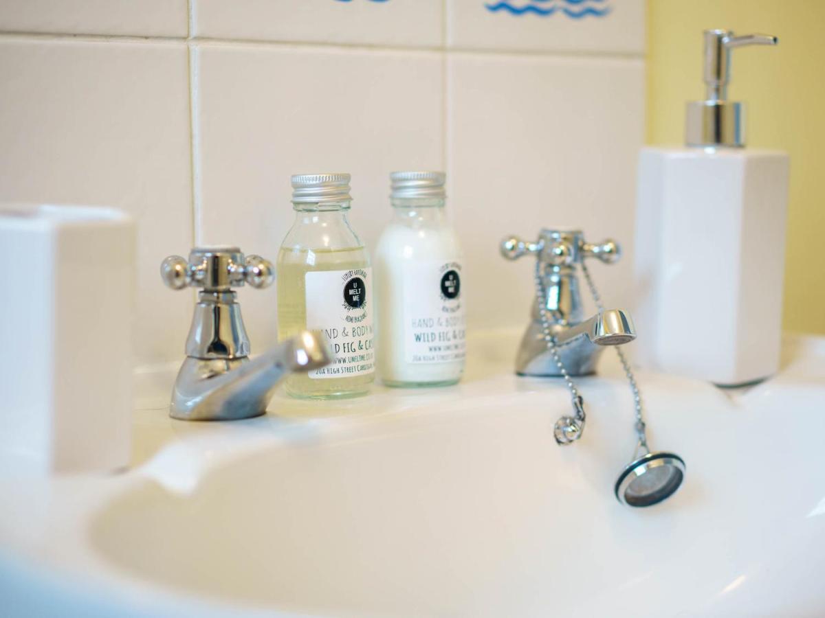 Pass The Keys Modern 2 Bed Flat Overlooking Aberaeron Harbour Екстер'єр фото