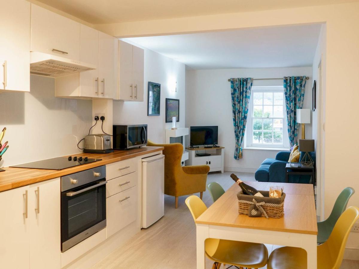 Pass The Keys Modern 2 Bed Flat Overlooking Aberaeron Harbour Екстер'єр фото