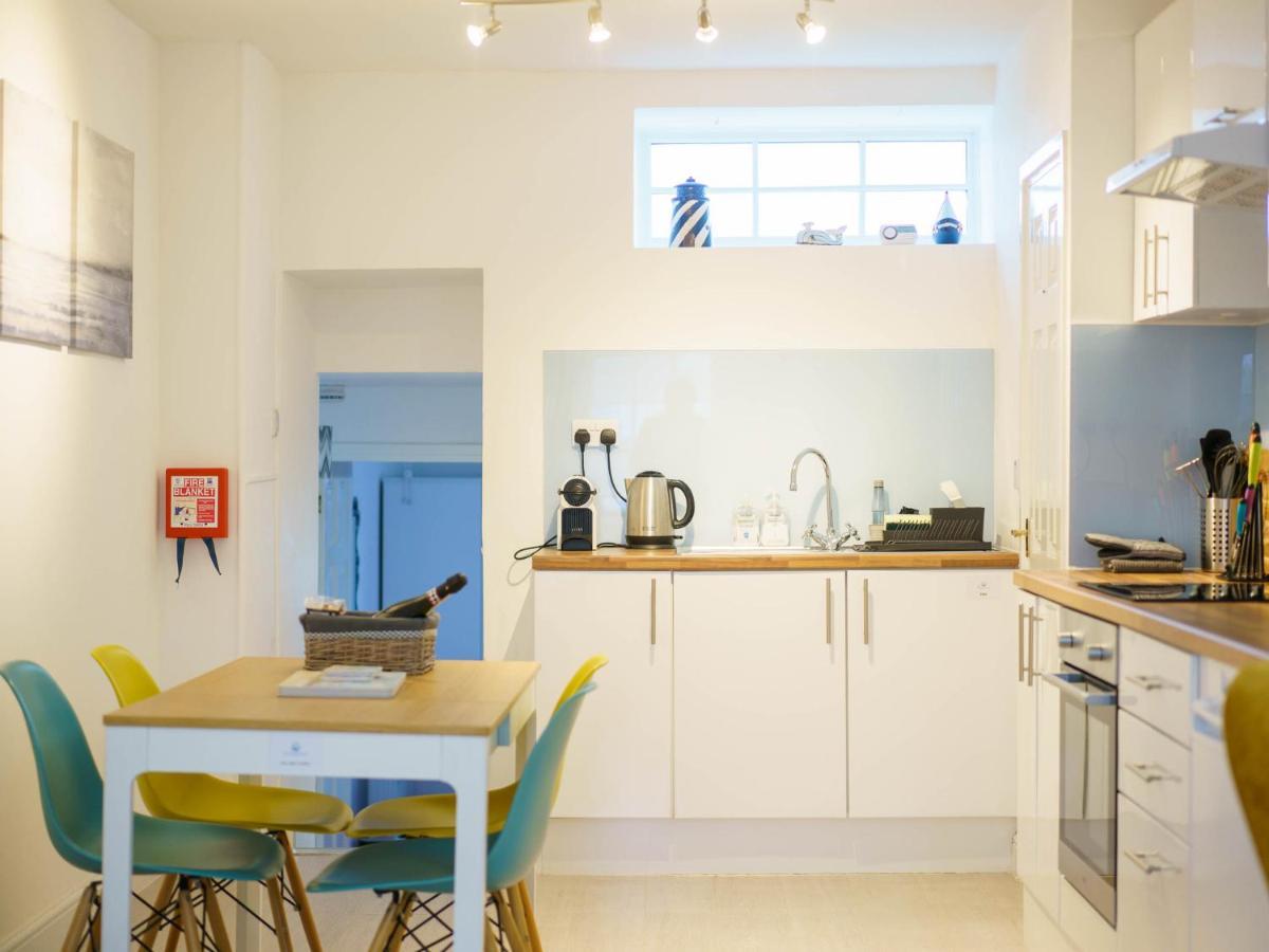 Pass The Keys Modern 2 Bed Flat Overlooking Aberaeron Harbour Екстер'єр фото
